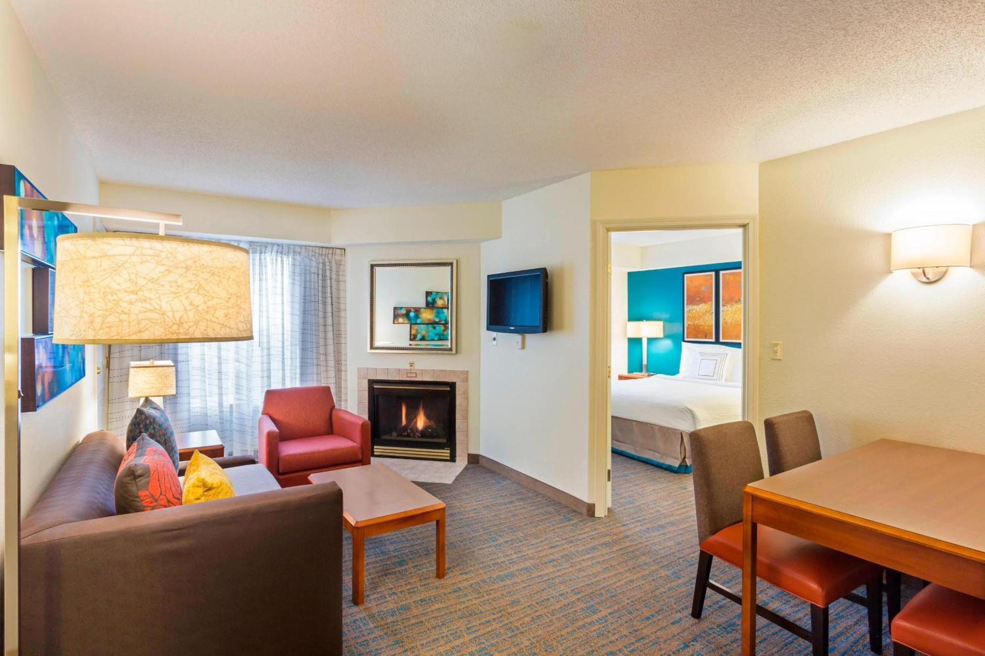 Residence Inn Louisville Northeast Екстер'єр фото